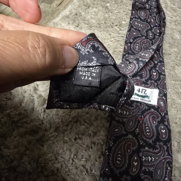 Van Heusen Paisley Tie - Green, Blue, Gray and Burgundy. Imported From Italy. - Picture 3 of 4